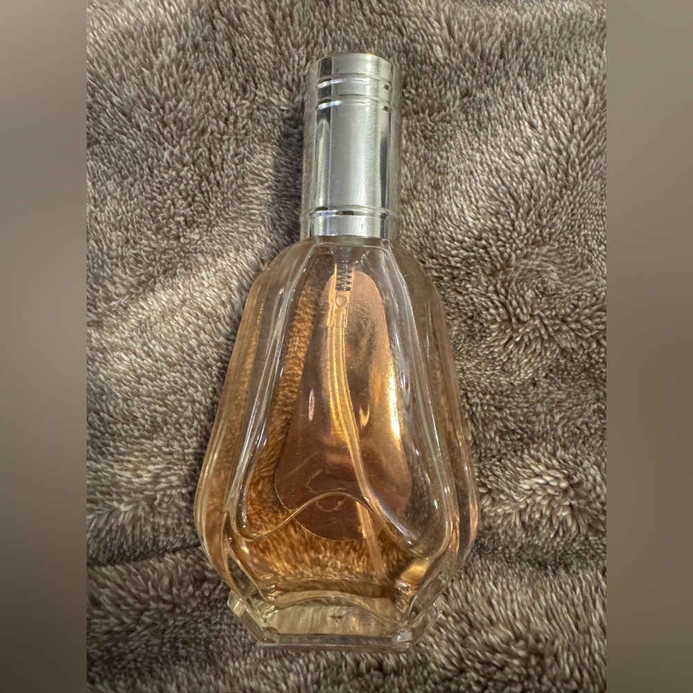 Lattafa – Yara Eau de Parfum (50ml)
Made in U.A.E - Picture 2 of 3